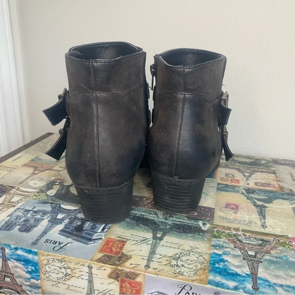 Black Ankle Boots with Buckle‎ Details SZ 10